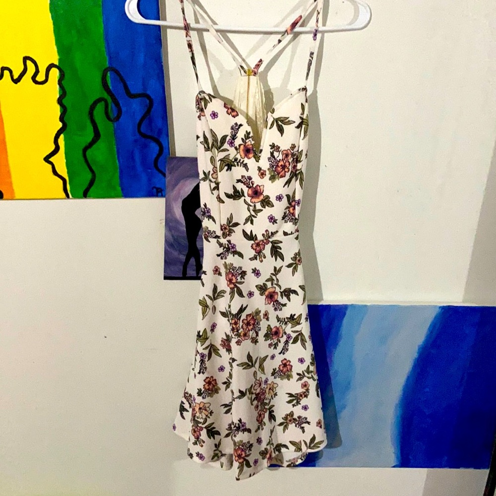 Rue21 dress, never worn. Medium sized. Floral shirt dress. Tank top sleeves.💕